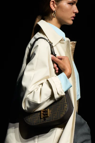 Look 14